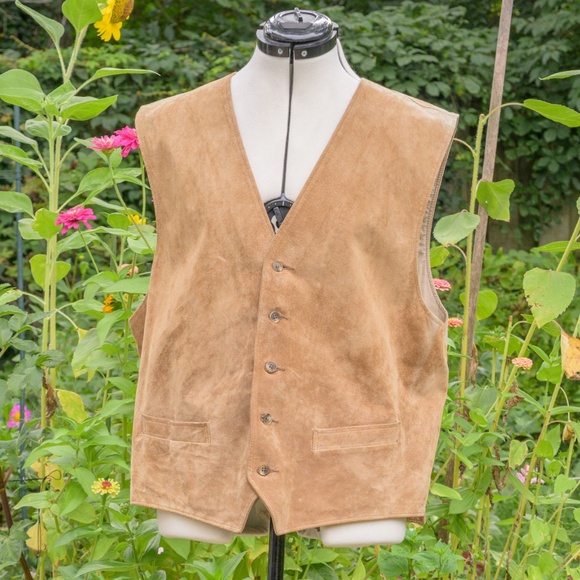 J. Peterman Other - J Peterman Men’s light brown suede Vintage 2-pocket vest